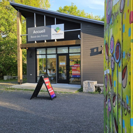 Les artistes invit&eacute;s &agrave; soumettre des projets pour R&eacute;sidence au parc 2026